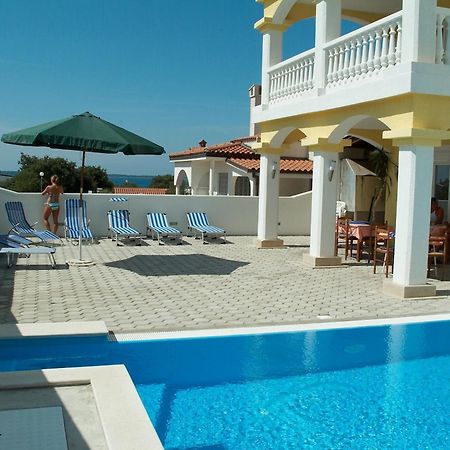 Rooms With A Swimming Pool Peroj, Fazana - 2235 Eksteriør billede