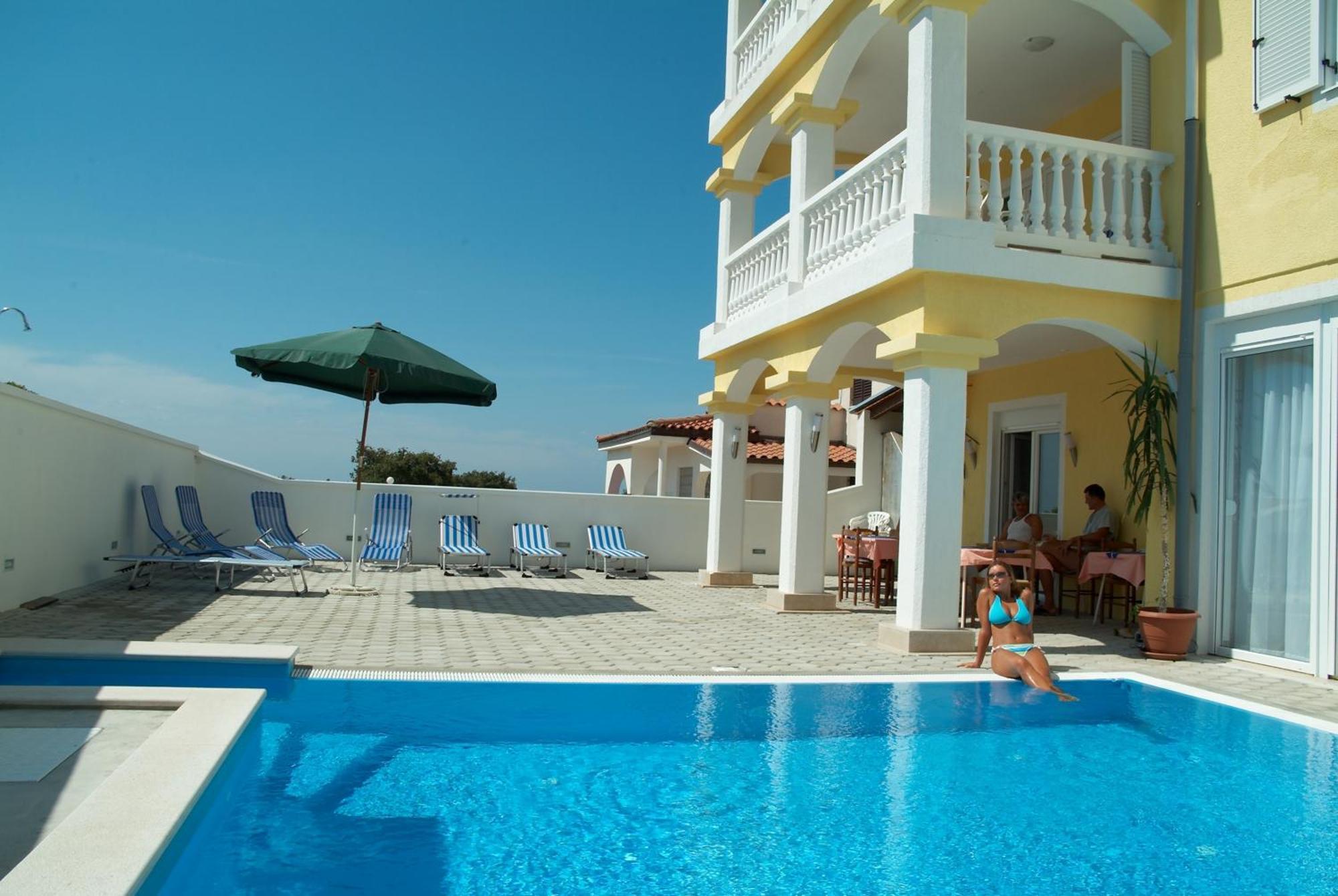 Rooms With A Swimming Pool Peroj, Fazana - 2235 Eksteriør billede